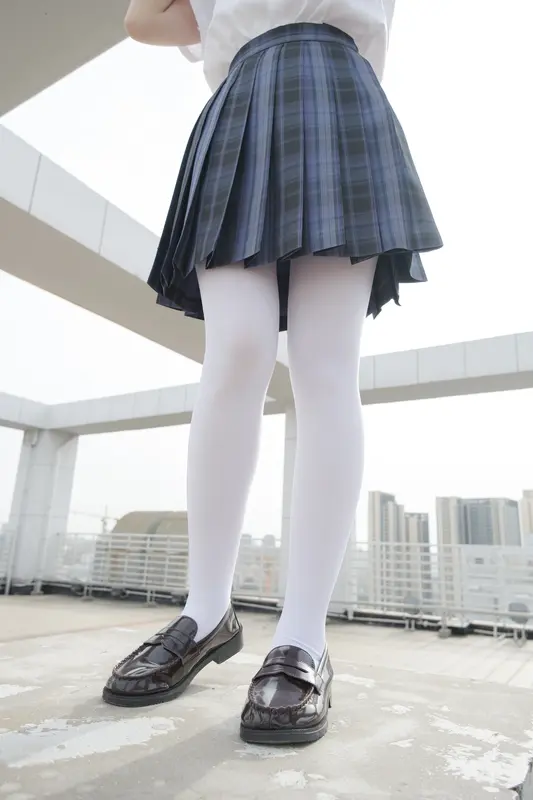 森萝财团写真 月下002 小夜 真空白丝 80D 户外 - 森萝财团